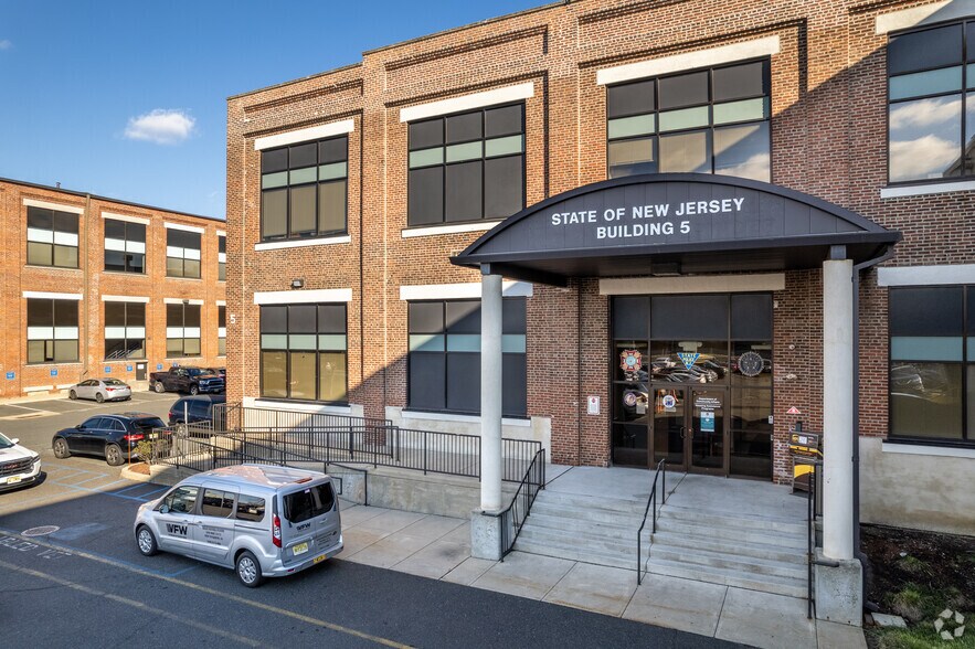 171 Jersey St, Trenton, NJ à louer - Photo du bâtiment - Image 3 de 10