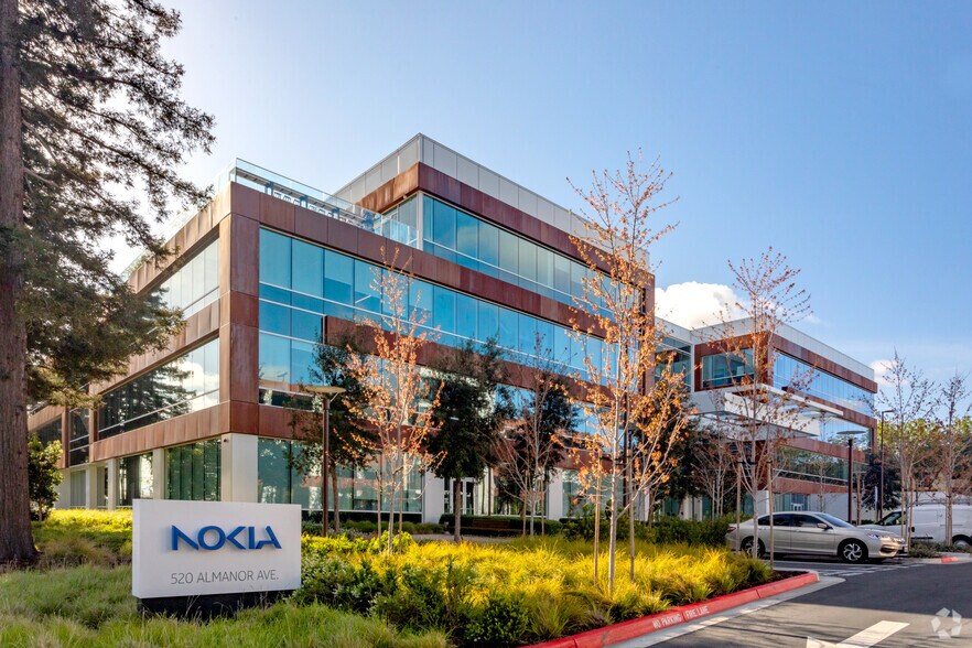 520 Almanor Ave, Sunnyvale, CA à louer - Photo du bâtiment - Image 3 de 10