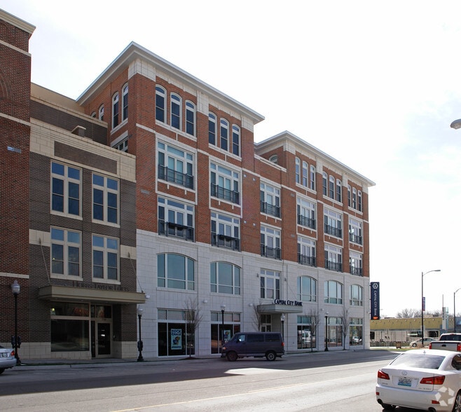 718-730 New Hampshire St, Lawrence, KS for lease - Building Photo - Image 3 of 7