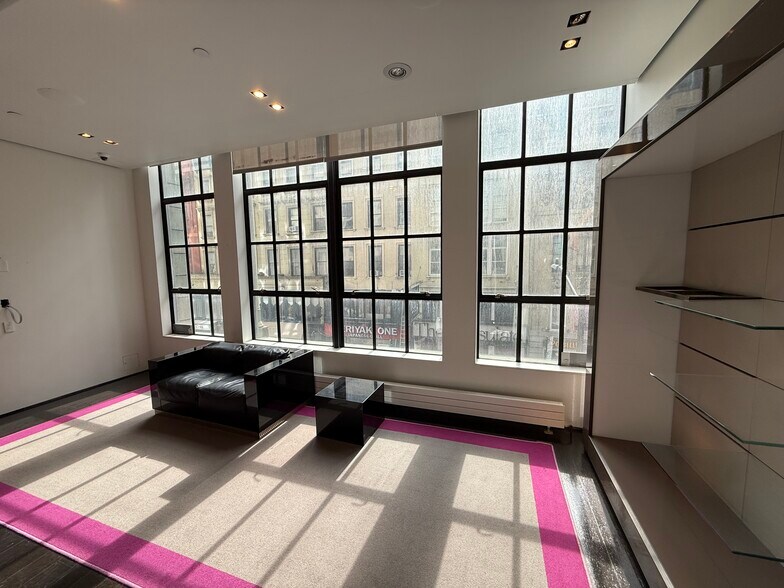 41 W 56th St, New York, NY à vendre - Photo du bâtiment - Image 2 de 9