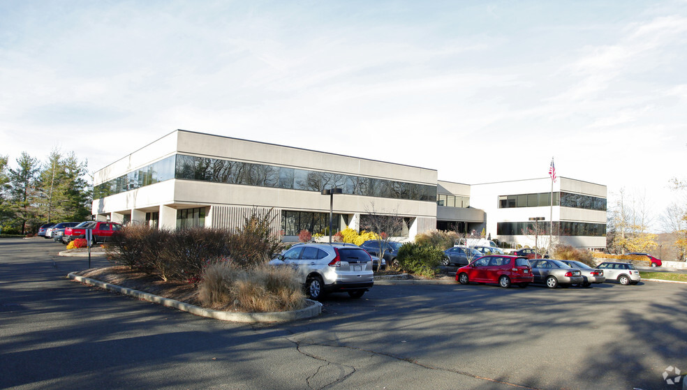 90 Grove St, Ridgefield, CT for lease - Building Photo - Image 1 of 31