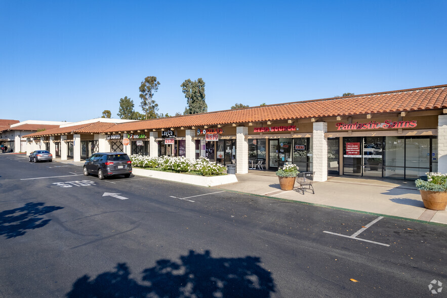 1336-1416 N Moorpark Rd, Thousand Oaks, CA for lease - Primary Photo - Image 1 of 7