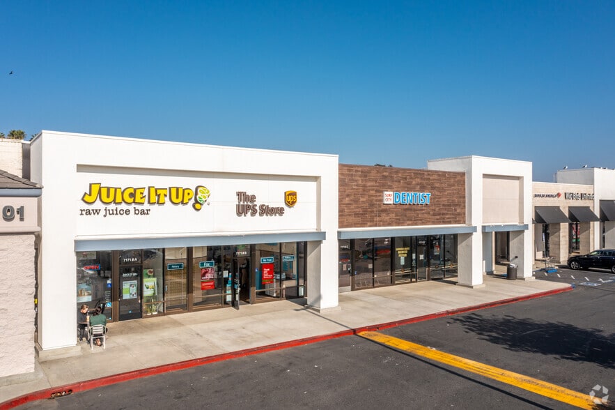 7011-7251 Warner Ave, Huntington Beach, CA for lease - Building Photo - Image 2 of 8