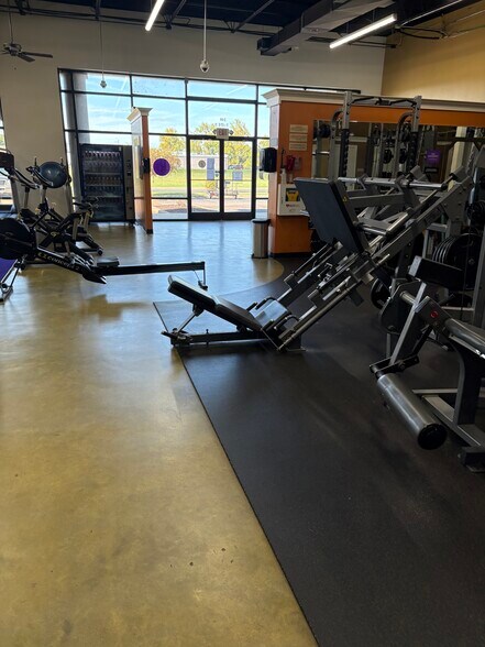 2490 Parr Ave, Dyersburg, TN à louer - Photo du bâtiment - Image 3 de 4