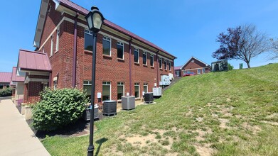 559 Centre View Blvd, Crestview Hills, KY à louer Photo intérieure- Image 2 de 11