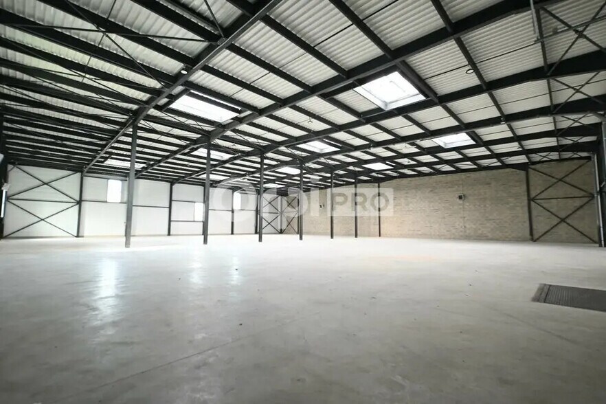 Bureau dans Colombier-Saugnieu à louer - Photo intérieure - Image 2 de 9