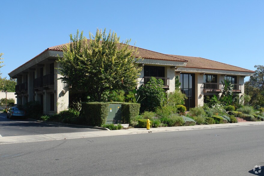 468 Pennsfield Pl, Thousand Oaks, CA à vendre - Photo du bâtiment - Image 3 de 21