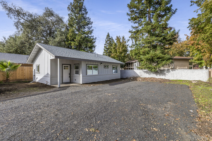 1122 Stewart Ave, Chico, CA à vendre - Photo du b timent - Image 2 de 42