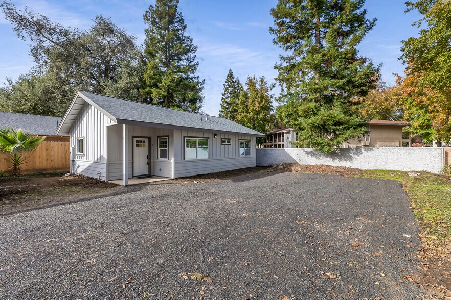 1122 Stewart Ave, Chico, CA à vendre - Photo du bâtiment - Image 3 de 42