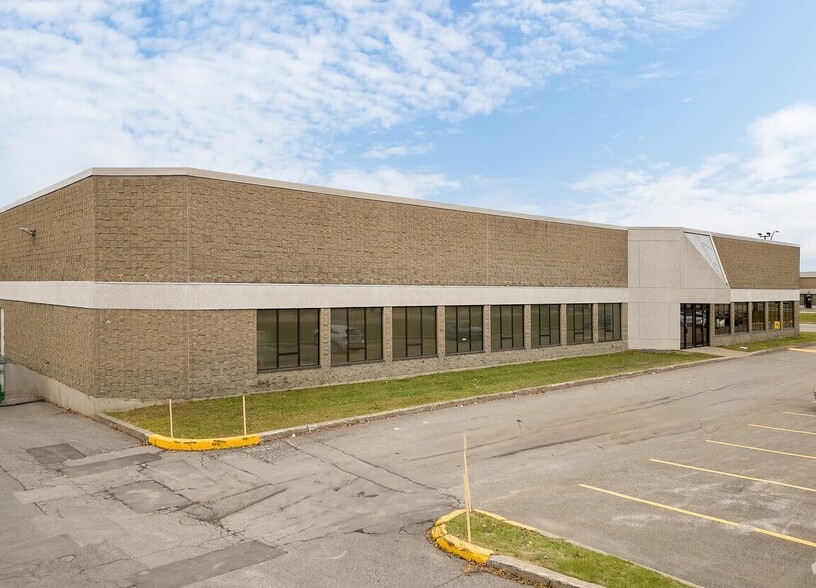 1950 Ave 32nd, Montréal, QC for lease - Building Photo - Image 3 of 4
