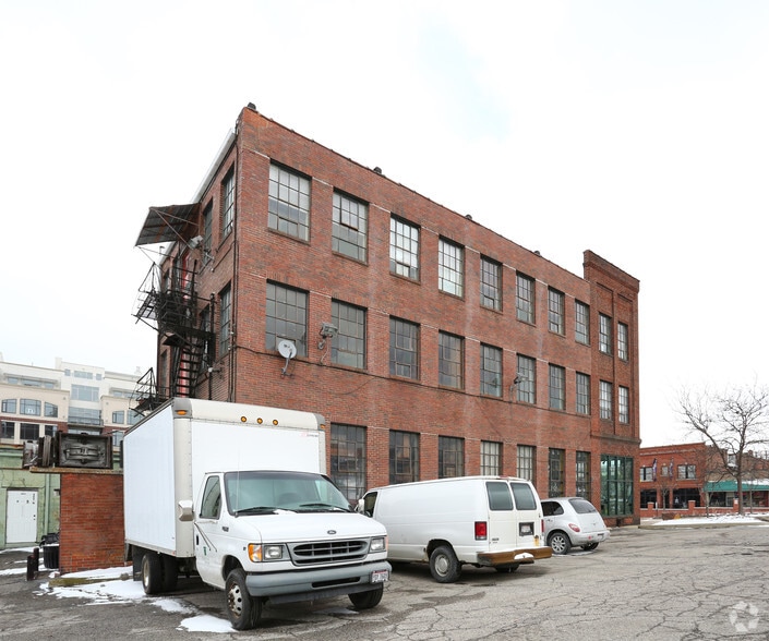 106 N Main St, Akron, OH for lease - Building Photo - Image 3 of 11