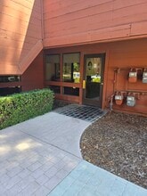 2909 Coffee Rd, Modesto, CA for lease Building Photo- Image 2 of 10