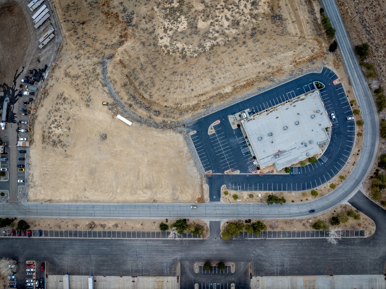 620 Waltham Way, Sparks, NV for lease - Building Photo - Image 3 of 4