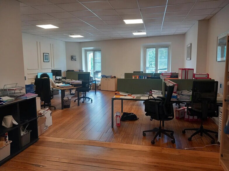 42 Place Gambetta, Bordeaux à louer - Photo du bâtiment - Image 2 de 18