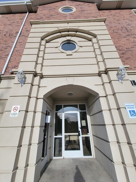 411-423 N Orem Blvd, Orem, UT à louer - Photo du bâtiment - Image 3 de 62