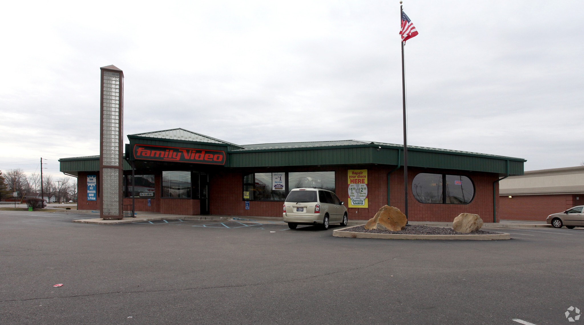 7301 Rockville Rd, Indianapolis, IN for lease Primary Photo- Image 1 of 3