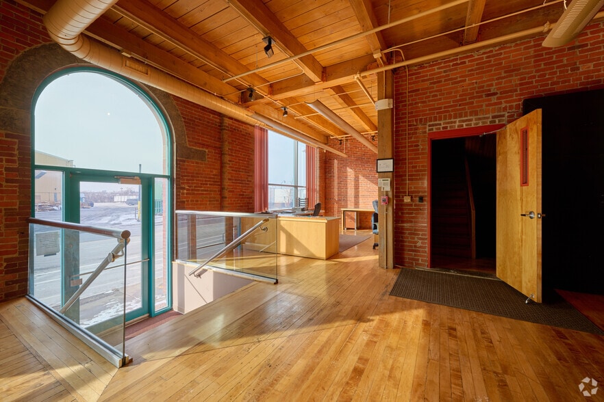 568 St. Paul St, Rochester, NY for lease - Interior Photo - Image 3 of 16