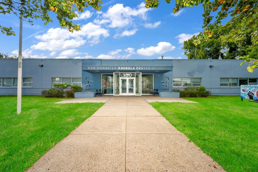 150 Granite Ave, Staten Island, NY à vendre - Photo du bâtiment - Image 1 de 10