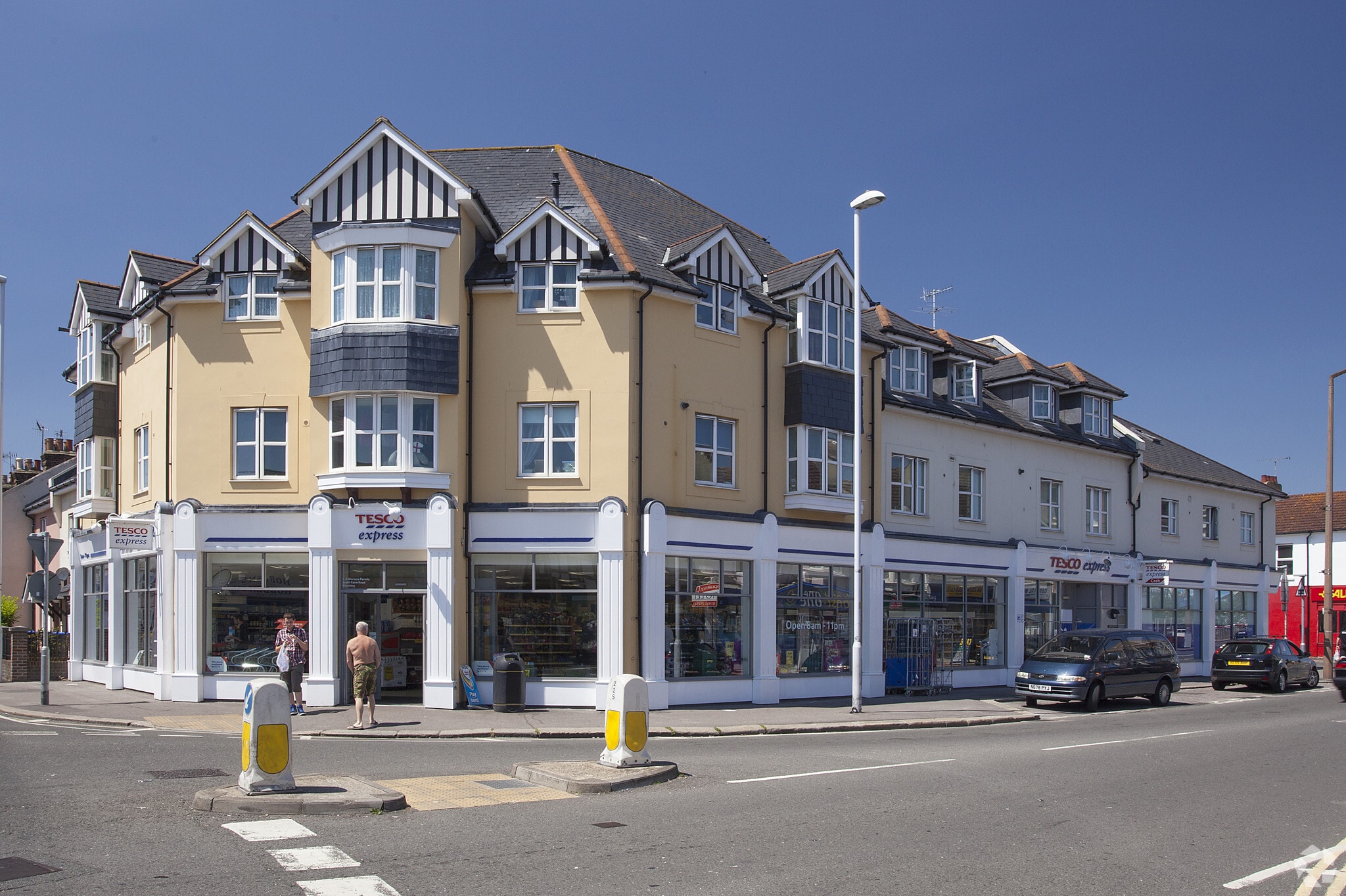 1-13 South Farm Rd, Worthing for sale Primary Photo- Image 1 of 3