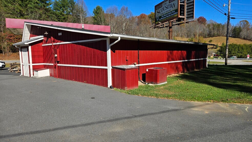 5256 US 74 E, Sylva, NC à vendre - Photo du bâtiment - Image 2 de 24
