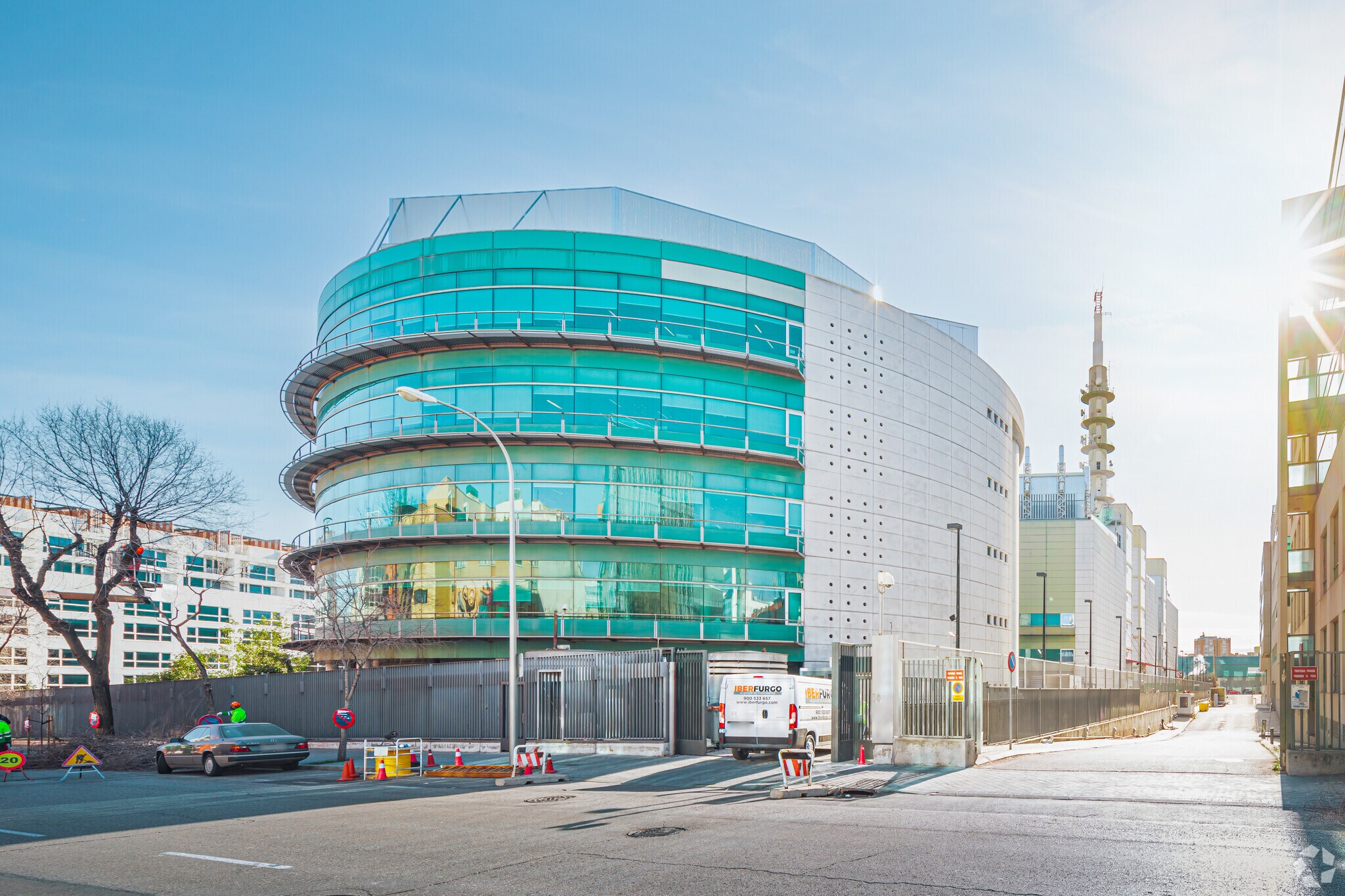 Calle de Julián Camarillo, 8, Madrid, Madrid à vendre Photo du bâtiment- Image 1 de 1