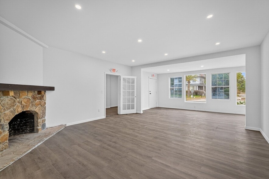 219 Magnolia Ave, Daytona Beach, FL for sale - Building Photo - Image 3 of 76