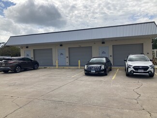 Plus de détails pour 726 Indiana Ave, Englewood, FL - Vente au détail à louer