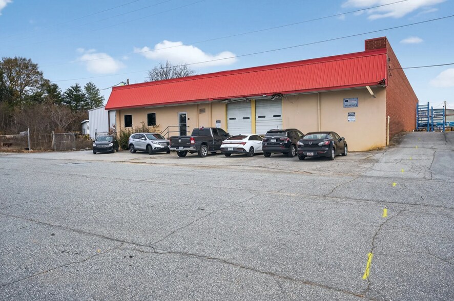 20 Crigler St, Greenville, SC à vendre - Photo principale - Image 1 de 3