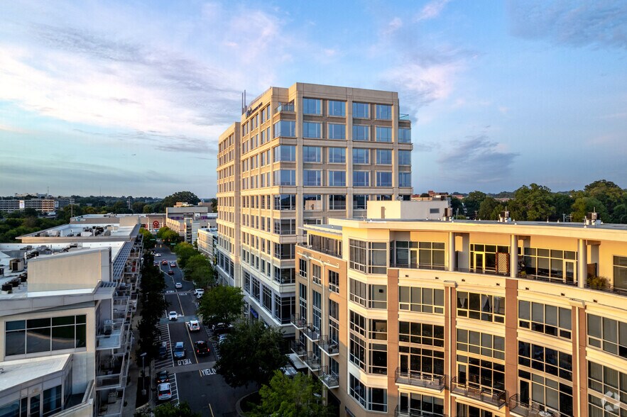 1111 Metropolitan Ave, Charlotte, NC à louer - Photo du bâtiment - Image 3 de 15
