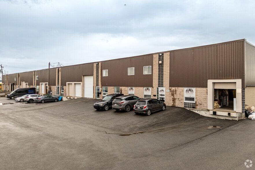 7810-7890 Rue Jarry E, Montréal, QC à louer - Photo du bâtiment - Image 2 de 3
