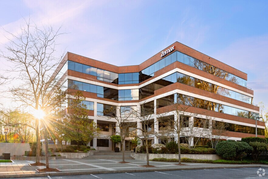 3933 Lake Washington Blvd NE, Kirkland, WA à louer - Photo du bâtiment - Image 3 de 23