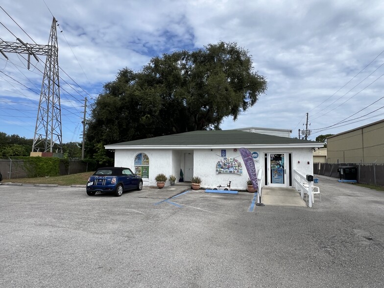 2850 Roosevelt Blvd, Clearwater, FL for sale - Building Photo - Image 2 of 27