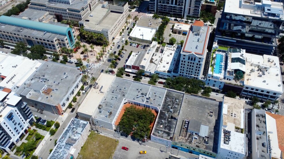 325 Clematis St, West Palm Beach, FL à louer - Photo du bâtiment - Image 3 de 13