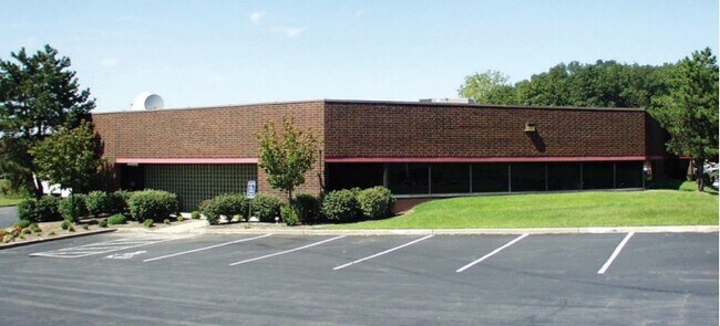 More details for 2310-2330 Millpark Dr, Maryland Heights, MO - Flex for Lease