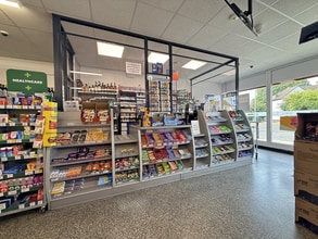 227 St. Pauls Rd, Peterborough for lease Interior Photo- Image 2 of 9