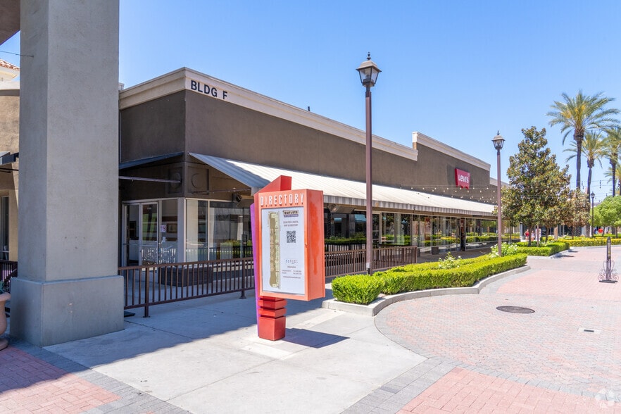 17600 Collier Ave, Lake Elsinore, CA for sale - Primary Photo - Image 1 of 4