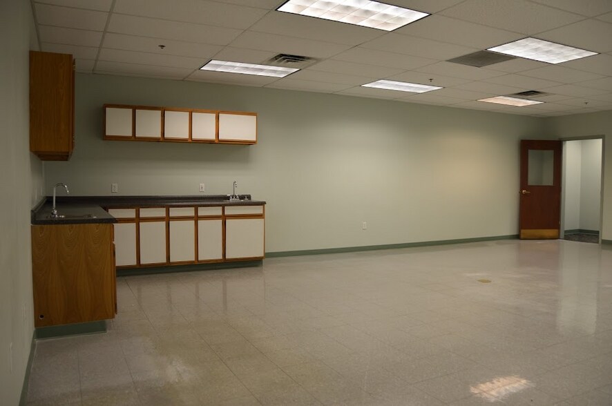 1410 Laurel Blvd, Pottsville, PA à louer - Photo du bâtiment - Image 3 de 8
