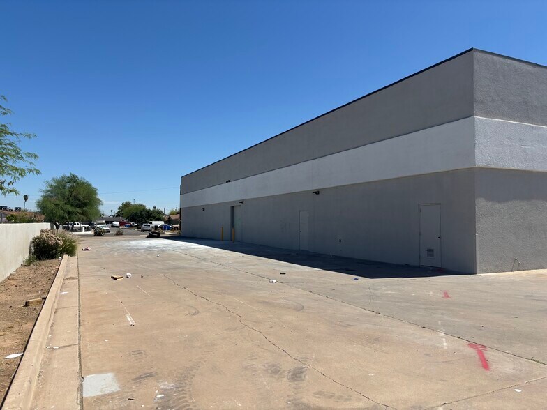 2424 E McDowell Rd, Phoenix, AZ à louer - Photo du bâtiment - Image 3 de 9