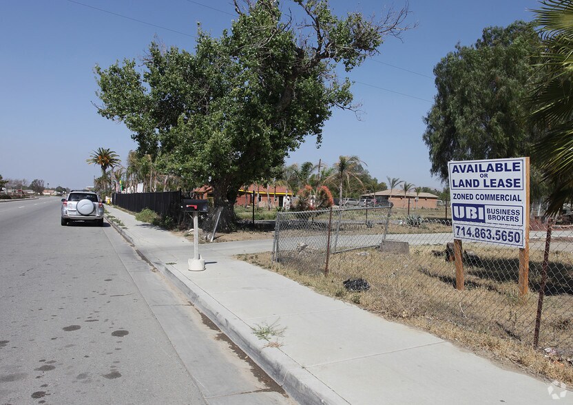 5664 Etiwanda Ave, Jurupa Valley, CA for lease - Building Photo - Image 2 of 5