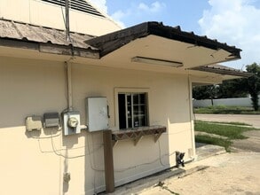 5740 S Wayside Dr, Houston, TX for lease Interior Photo- Image 2 of 12