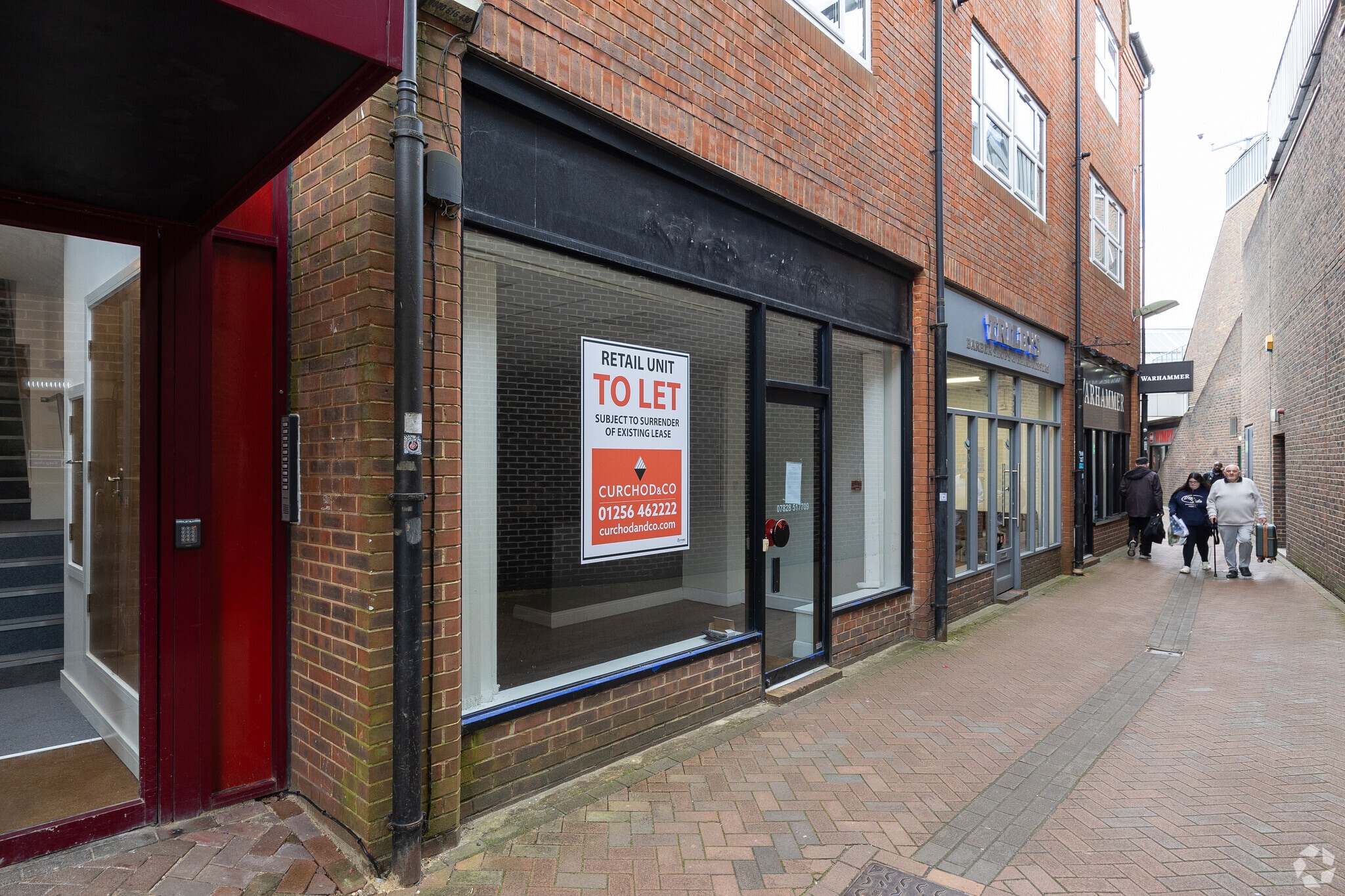 1-3 Potters Walk, Basingstoke for lease Primary Photo- Image 1 of 4