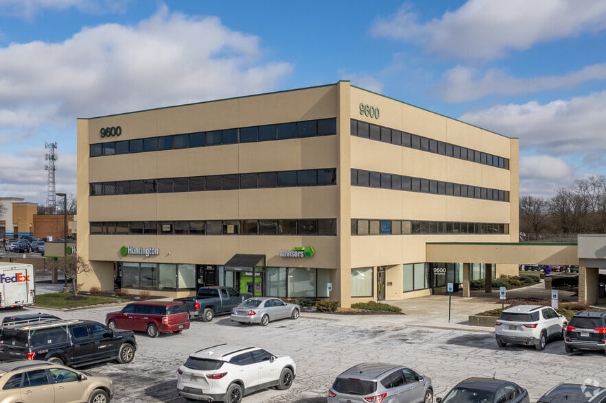9600 Colerain Ave, Cincinnati, OH for lease - Building Photo - Image 1 of 23