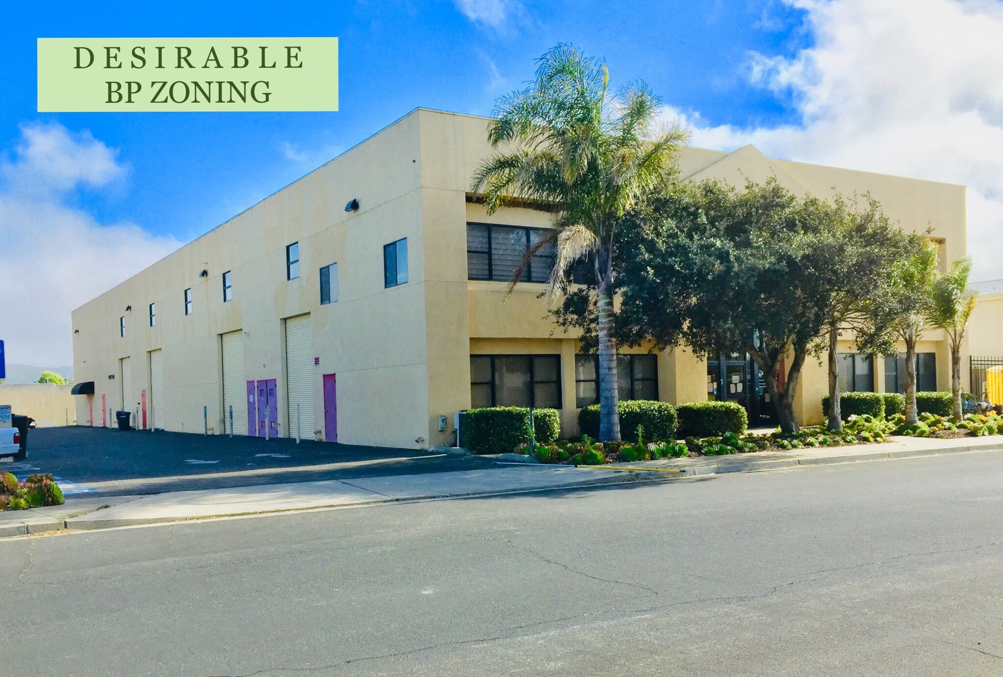 3 offices, 3 warehouses: 1,200–4,876 SF, Lompoc, CA à louer Photo du bâtiment- Image 1 de 17