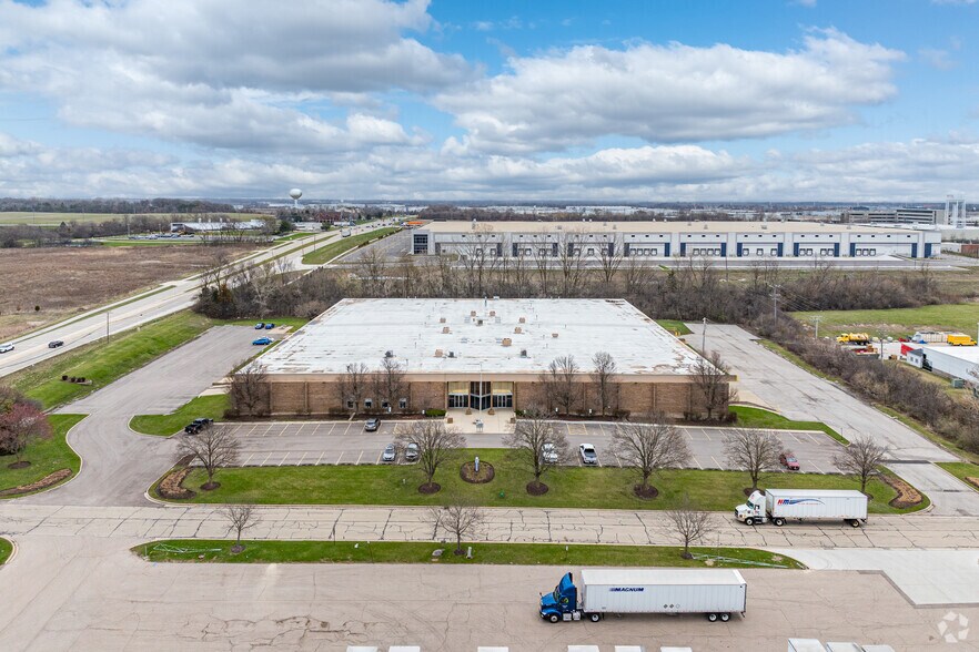 1400 Kingsland Dr, Batavia, IL for lease - Aerial - Image 2 of 5