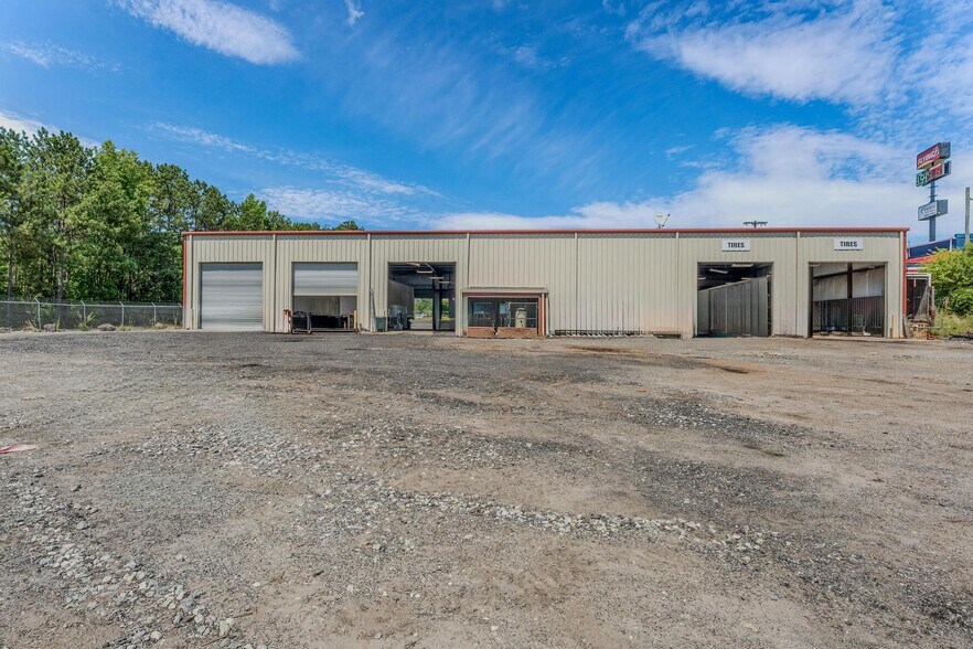 1153 Bucksnort Rd, Jackson, GA à louer - Photo du bâtiment - Image 3 de 13