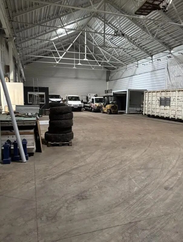 Flex in Le Havre for lease Building Photo- Image 1 of 4