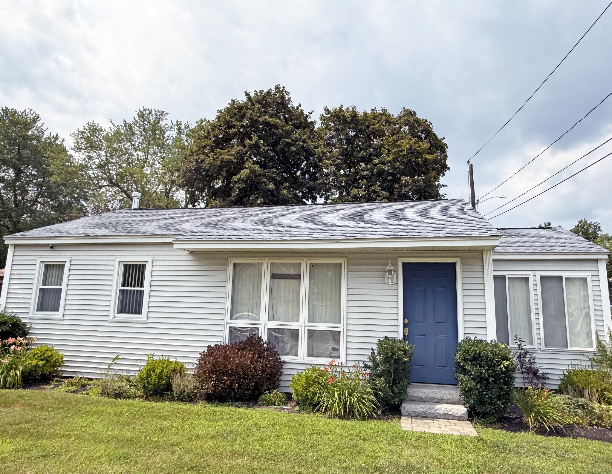 107 W Broadway, Derry, NH for lease Primary Photo- Image 1 of 5