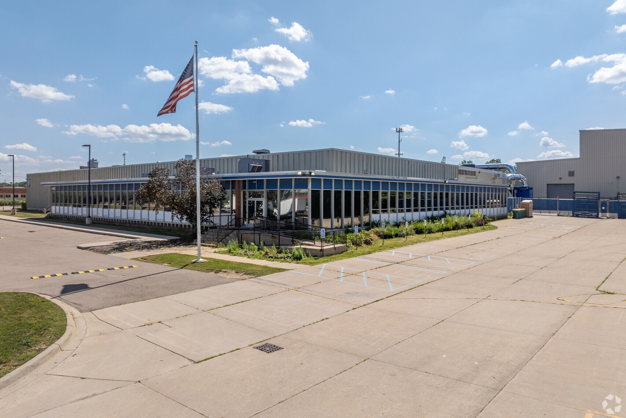 12001 Farmington Rd, Livonia, MI for lease Building Photo- Image 1 of 18