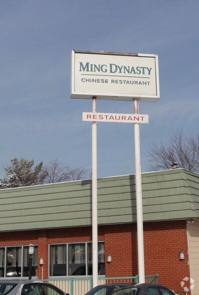 80 Town Line Rd, Rocky Hill, CT à louer - Photo du bâtiment - Image 3 de 10