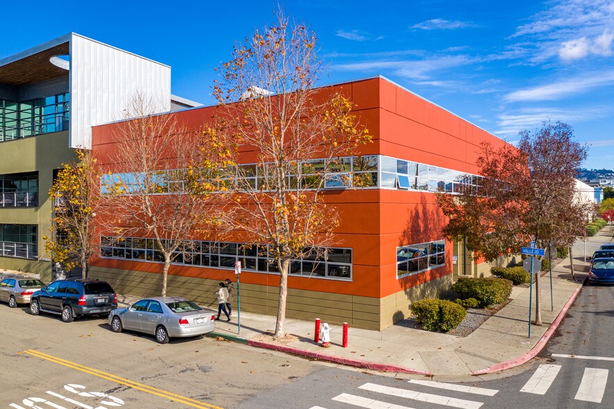 6550 Vallejo St, Emeryville, CA à louer - Photo du bâtiment - Image 3 de 14